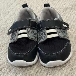 See Kai Run Basics Stryker Sneaker size 6